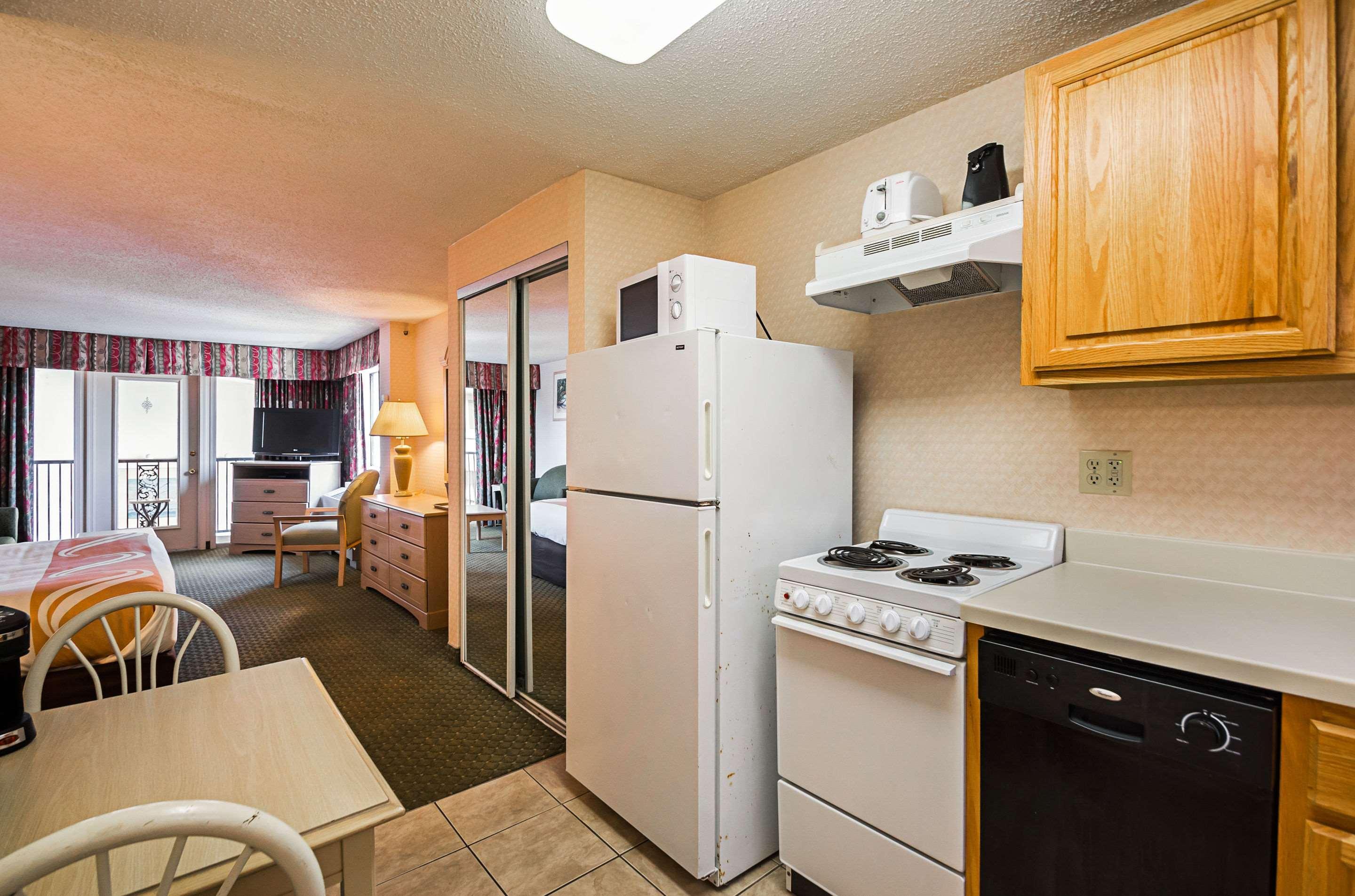 Quality Inn Oceanfront Ocean City Exterior photo