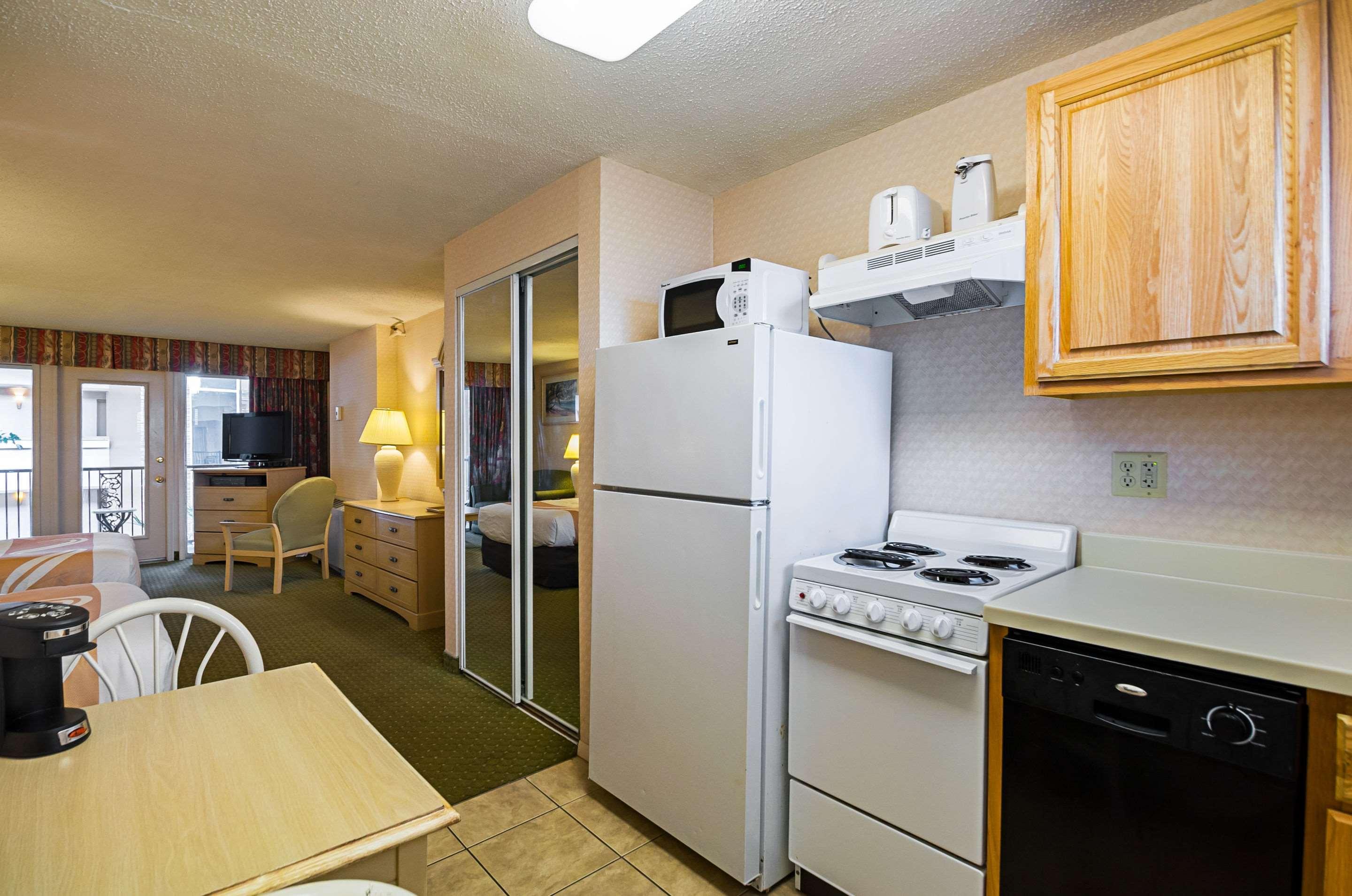 Quality Inn Oceanfront Ocean City Exterior photo